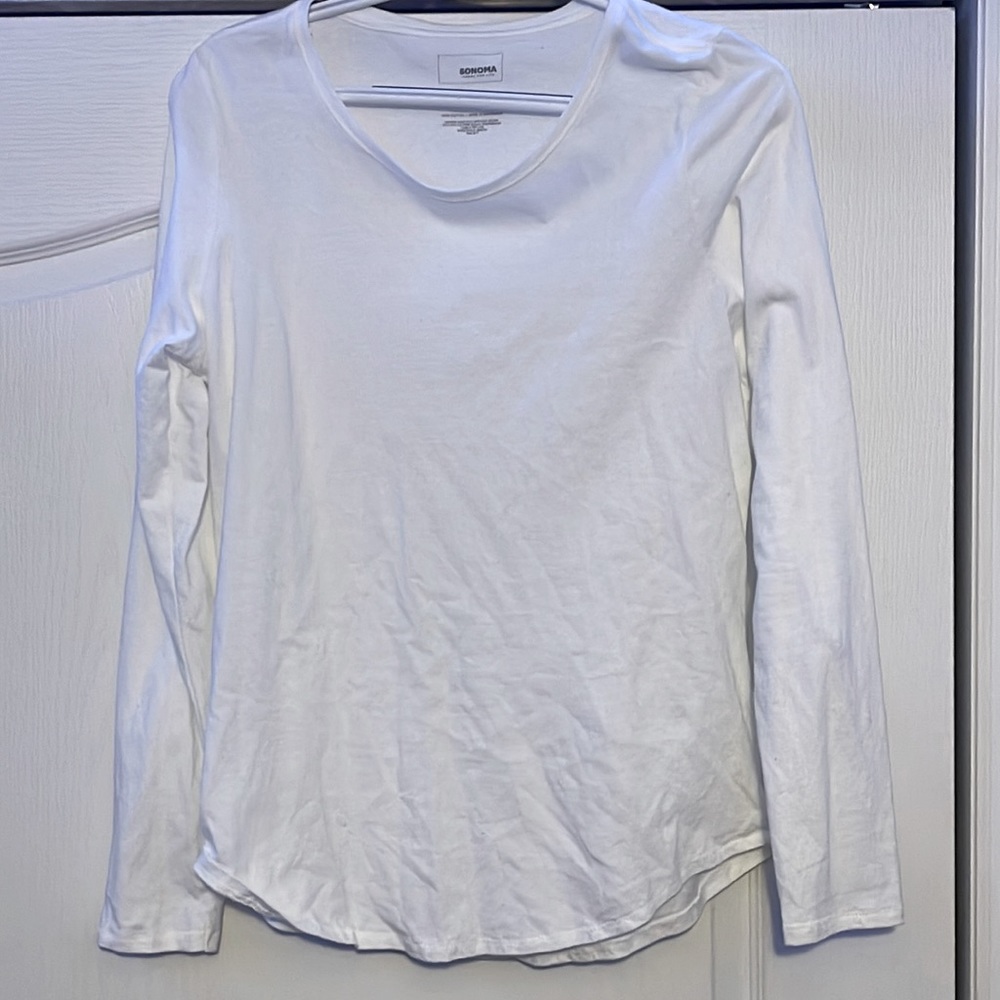 White Sonoma everyday tee.
